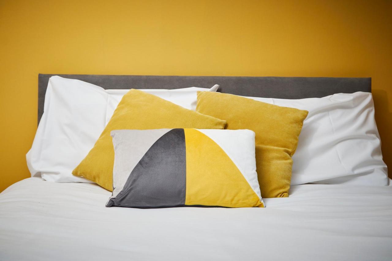 Stylish Manchester Gem - Sleeps 10! Eksteriør bilde