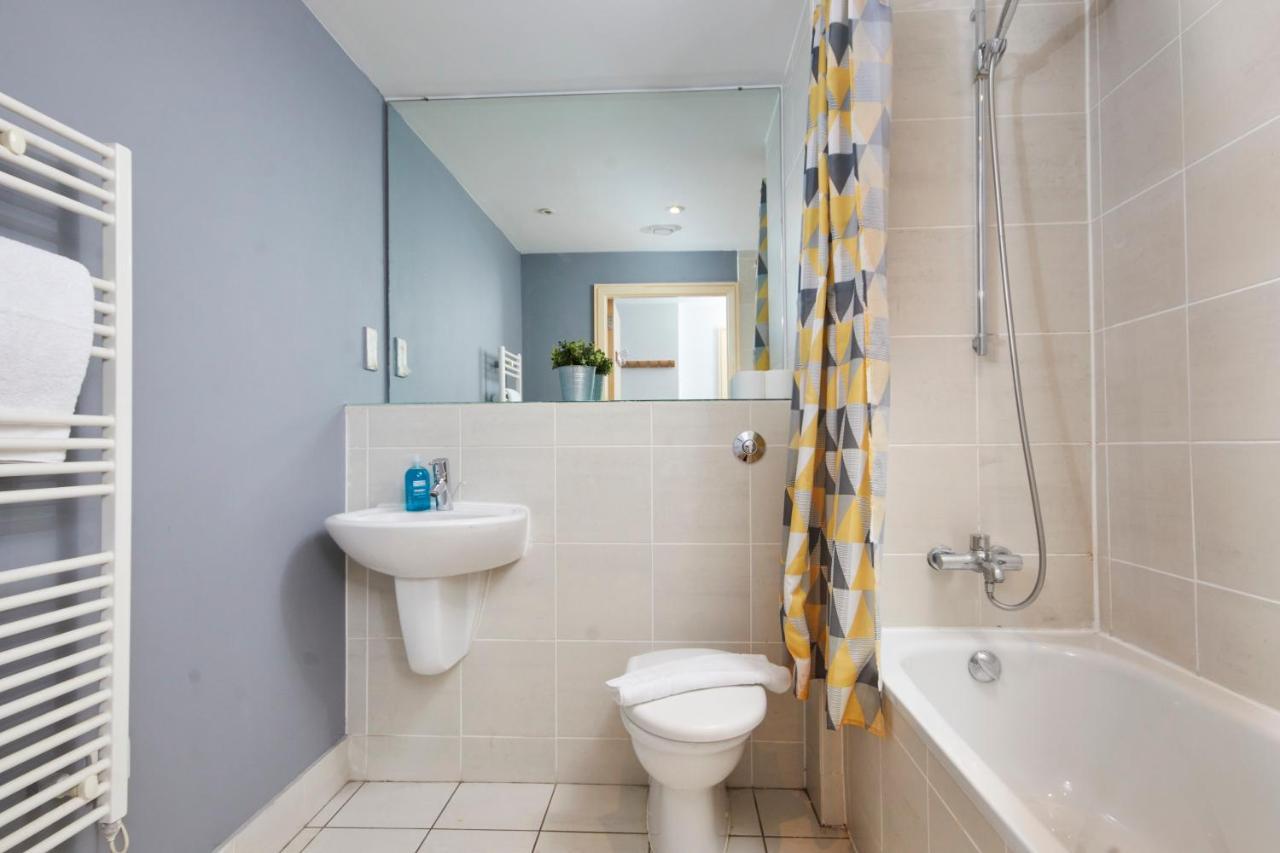 Stylish Manchester Gem - Sleeps 10! Eksteriør bilde