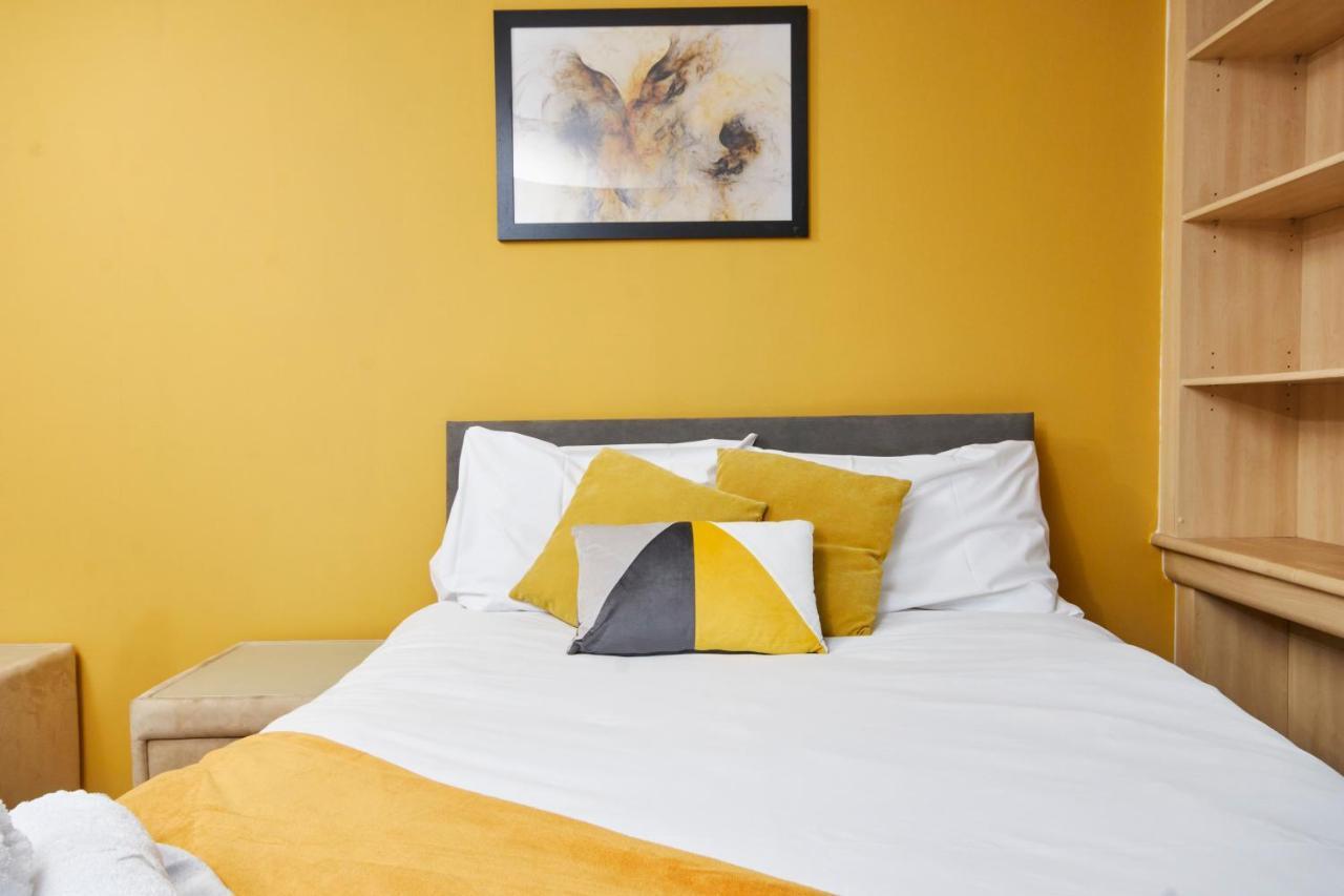 Stylish Manchester Gem - Sleeps 10! Leilighet Eksteriør bilde